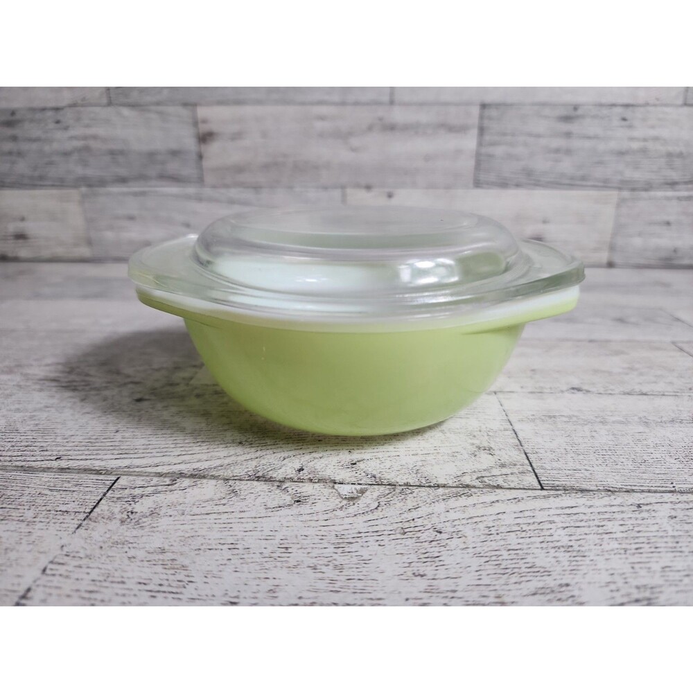 Vintage Pyrex 8 oz Lime Green Small Round Casserole 080 With Pyrex Lid 980-C